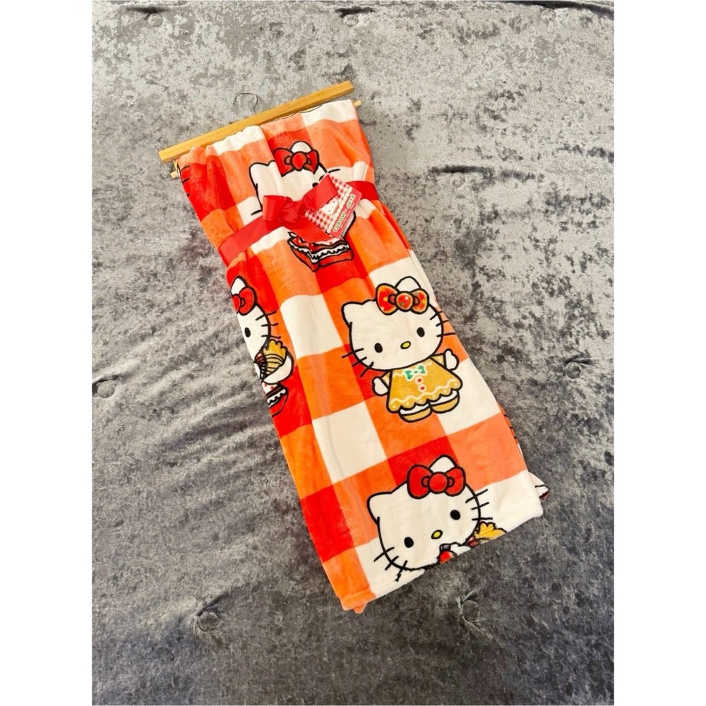 Hello Kitty Baking Blanket